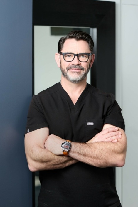 dr-kyle-headshot-CLKq50NC Dr Kyle professional headshot photography - Dream Life Photo Connecticut